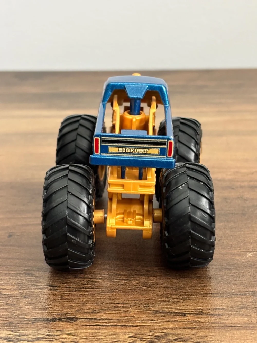 Mattel 1:64 Bigfoot Die Cast Metal Monster Truck Blue Gold Tires Hot Wheels Toy